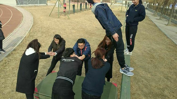 �ػʍu�|�����շ���(w��)�W(xu��)У