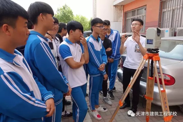 ����н������̌W(xu��)У�������I(y��)�������(d��ng)��ϵ�Ј�(b��o)��֮��