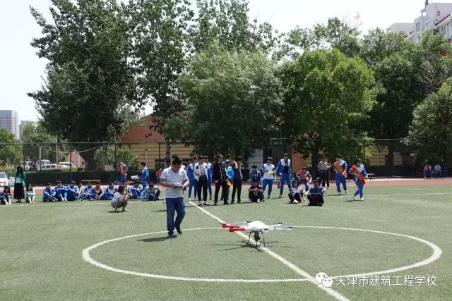 ����н������̌W(xu��)У�������I(y��)�������(d��ng)��ϵ�Ј�(b��o)��֮��