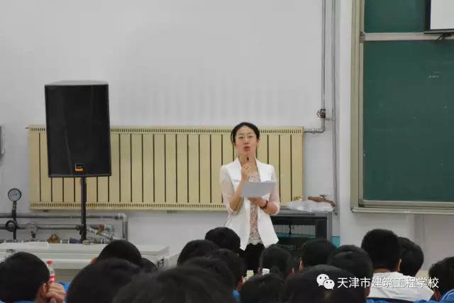 ����н������̌W(xu��)У�������I(y��)�������(d��ng)��ϵ�Ј�(b��o)��֮��