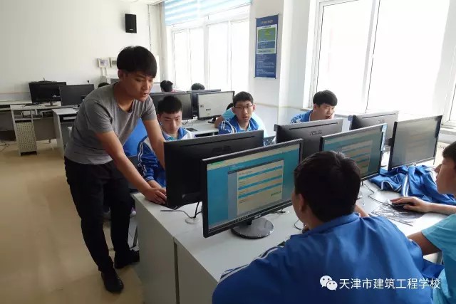 ����н������̌W(xu��)У�������I(y��)�������(d��ng)��ϵ�Ј�(b��o)��֮��