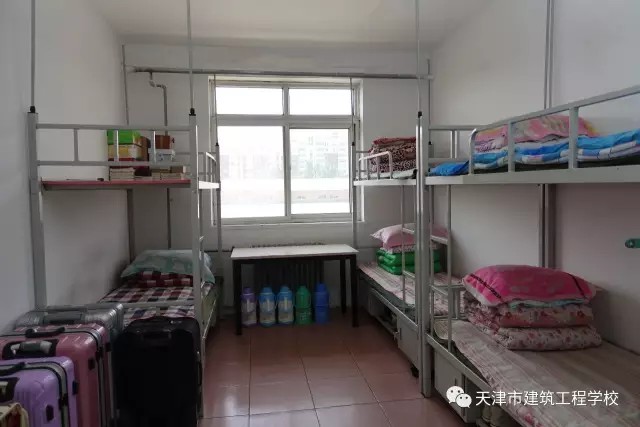 ����н������̌W(xu��)У�������I(y��)�������(d��ng)��ϵ�Ј�(b��o)��֮��