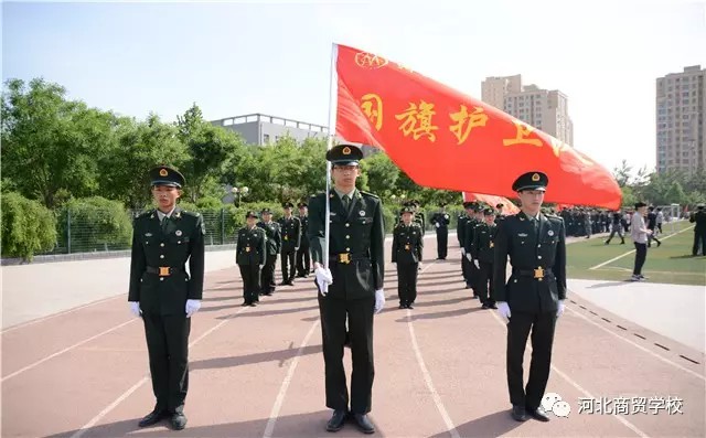 �ӱ����Q(m��o)�W(xu��)У����ʯ���f�е����ø�У��(gu��)���o(h��)�l(w��i)�(du��)(li��n)�x���(d��ng)