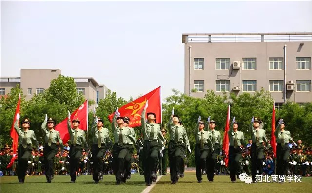 �ӱ����Q(m��o)�W(xu��)У����ʯ���f�е����ø�У��(gu��)���o(h��)�l(w��i)�(du��)(li��n)�x���(d��ng)