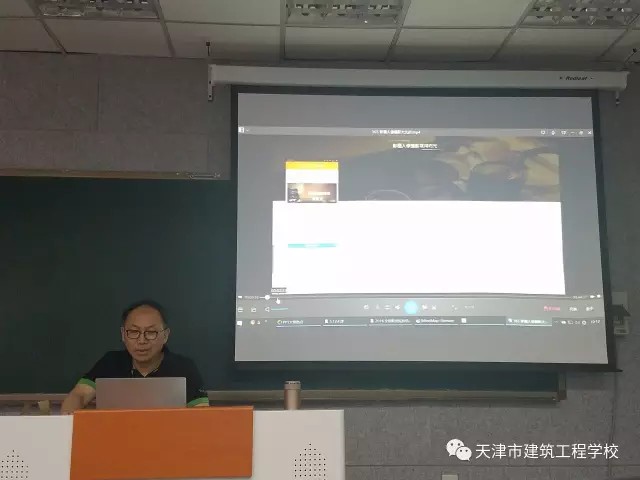 ����н������̌W(xu��)У�������I(y��)�������(d��ng)��ϵ�Ј�(b��o)��֮��