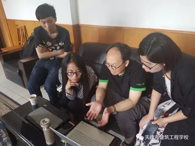 ����н������̌W(xu��)У�������I(y��)�������(d��ng)��ϵ�Ј�(b��o)��֮��