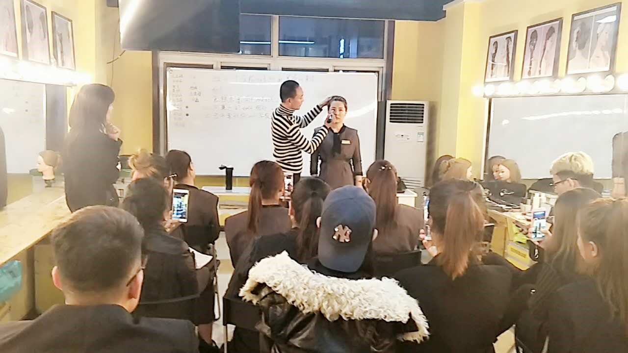 ��ɽ�ں����W(xu��)�����O(sh��)Ӌ��Ӗ(x��n)�W(xu��)У