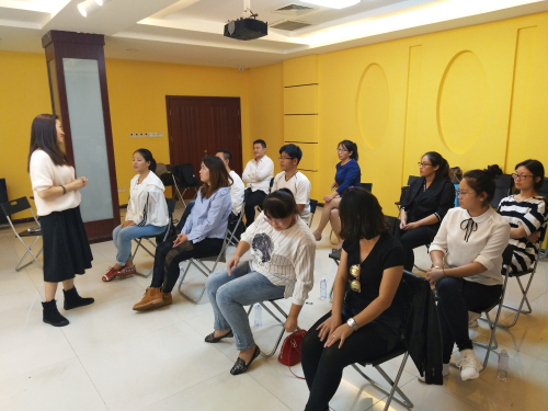 創(chuàng)元教育全體員工前往唐山于航美學(xué)形象設(shè)計(jì)培訓(xùn)學(xué)校進(jìn)行培訓(xùn) 創(chuàng)元教育全體員工前往唐山于航美學(xué)形象設(shè)計(jì)培訓(xùn)學(xué)校進(jìn)行培訓(xùn)