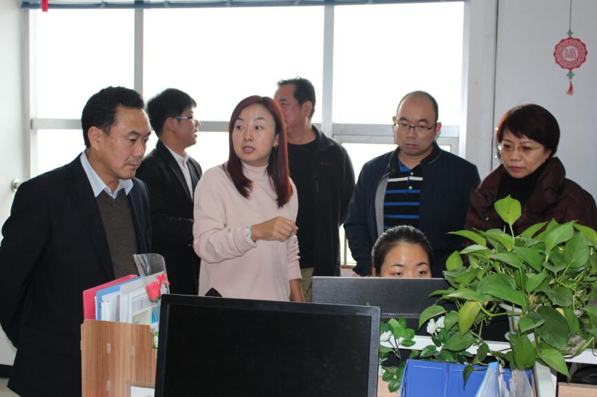 ʯ���f���I(y��)ؔ(c��i)��(hu��)�W(xu��)УУ�L(zh��ng)һ�е���(chu��ng)Ԫ�������^����