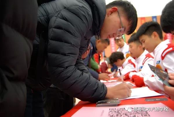 �Ї�(gu��)������(gu��)�H�������F(tu��n)��ʮ�Č�У��(li��n)�x��(hu��)�A�M��Ļ