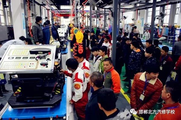 �Ї�(gu��)������(gu��)�H�������F(tu��n)��ʮ�Č�У��(li��n)�x��(hu��)�A�M��Ļ