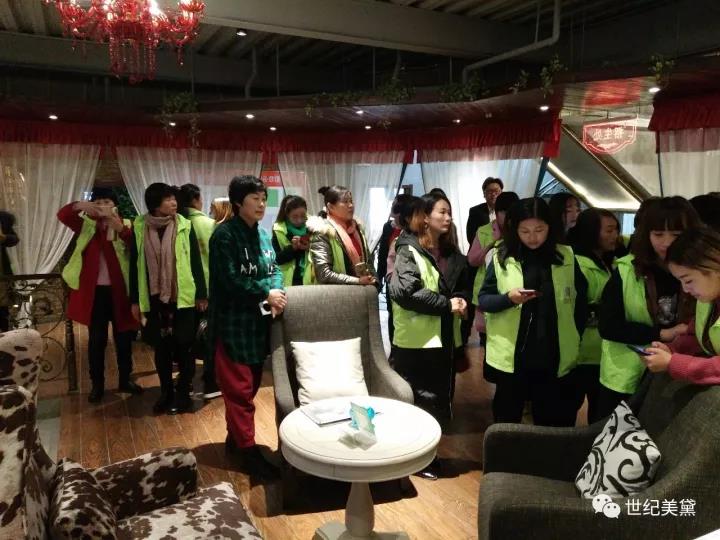 �������o(j��)���켼���W(xu��)У�¿h�����(zh��n)��һ��������Ӗ(x��n)���A�M�Y(ji��)�I(y��)��