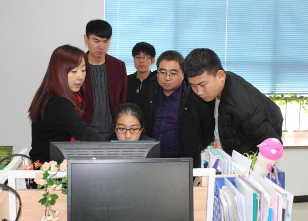 �ӱ������������̼��g(sh��)�����W(xu��)У��������(chu��ng)Ԫ�����M�ИI(y��)��(w��)����