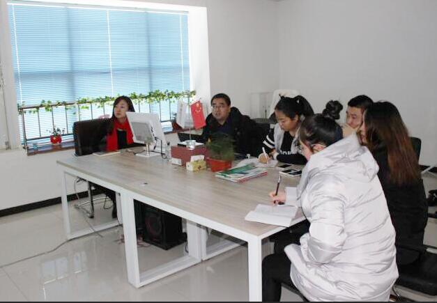 �ӱ������������̼��g(sh��)�����W(xu��)У��������(chu��ng)Ԫ�����M�ИI(y��)��(w��)����