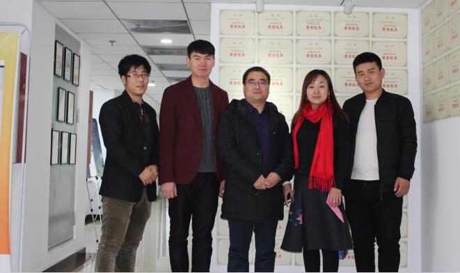 �ӱ������������̼��g(sh��)�����W(xu��)У��������(chu��ng)Ԫ�����M�ИI(y��)��(w��)����