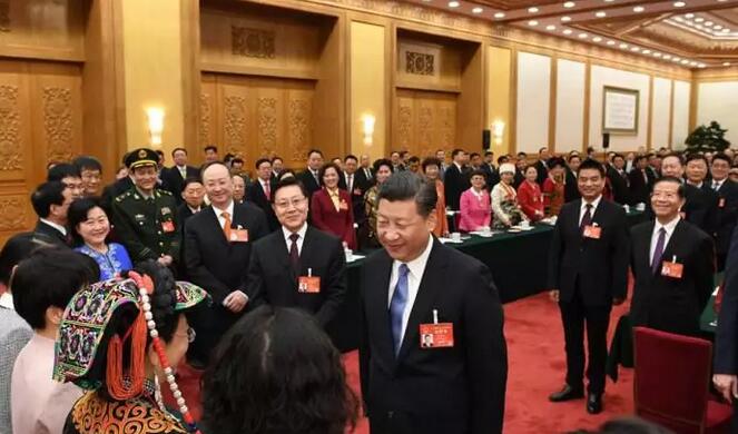 �f���������������ƽ�ɕ��ϵ��������