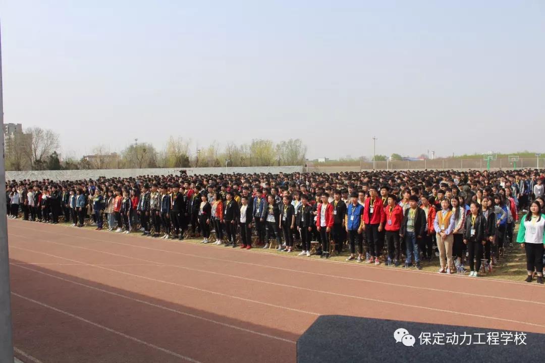 ������(d��ng)�����̌W(xu��)У�������(hu��)��(sh��)�`���(d��ng)��(y��u)��̎��͌W(xu��)��