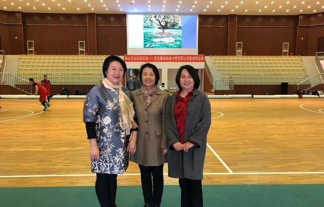 ��ɽ�ڄӼ����W(xu��)Ժ�c�ӱ��ƽ���ٹ�·���޹�˾�e��У�����������