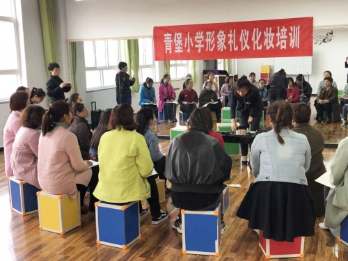 �������c���������|�������W(xu��)У�M(j��n)У�@��