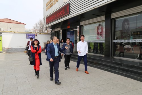 �����|�������W(xu��)У��һ��У�������Մ���A�M�_չ 