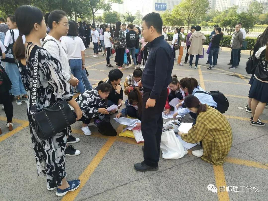 ���������W(xu��)У�W(xu��)���ں��������W(xu��)ǰ������(zhu��n)�I(y��)���ܴ�ِ��ϲ��(chu��ng)�ѿ�(j��)��