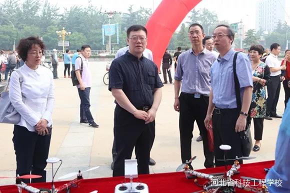 �ӱ��Ƽ����̌W(xu��)У�_չ2018��ȫ��(gu��)�I(y��)�������(d��ng)��ϵ�л��(d��ng)