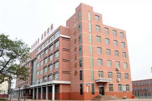 ʯ���f�����WУ���ԌW��ǻ���ӱ���У�W(w��ng)�R�Ϟ������]��