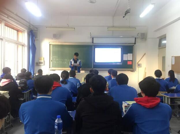 ����н������̌WУ