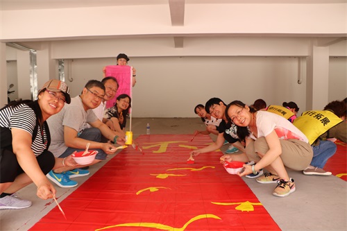 ʯ���f��ͨ�\(y��n)ݔ�W(xu��)У�_չ��������������ӛʹ�������}�h�ջ��(d��ng)