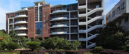 �Ĵ��˹��I(y��)�����W(xu��)Ժ�кξ͘I(y��)���ô�ʩ��