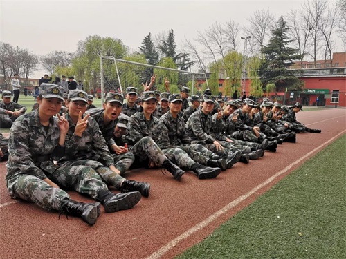 �ӏ�(qi��ng)܊���ں� ���������F���I(y��)�W(xu��)У܊�»�����ˮƽ