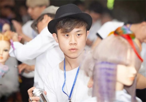 �����|�������W(xu��)У���|����Ӣ-������