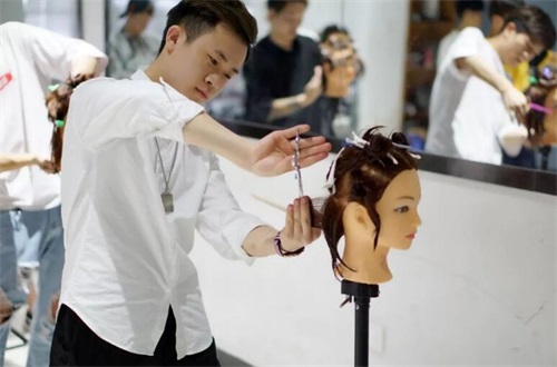 �����|�������W(xu��)У���|����Ӣ-������