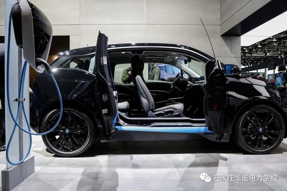 �W(xu��)��܇(ch��)�����c�z�����͵�ʯ���f�A������еȌ�(zhu��n)�I(y��)�W(xu��)У��