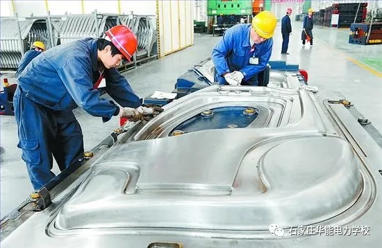 �W(xu��)��܇(ch��)�����c�z�����͵�ʯ���f�A������еȌ�(zhu��n)�I(y��)�W(xu��)У��