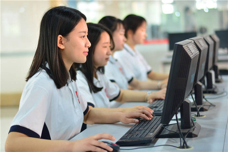 �ɶ����»��߼������W(xu��)У��Ӌ��C���I(y��)�������I(y��)��ô�ӣ�