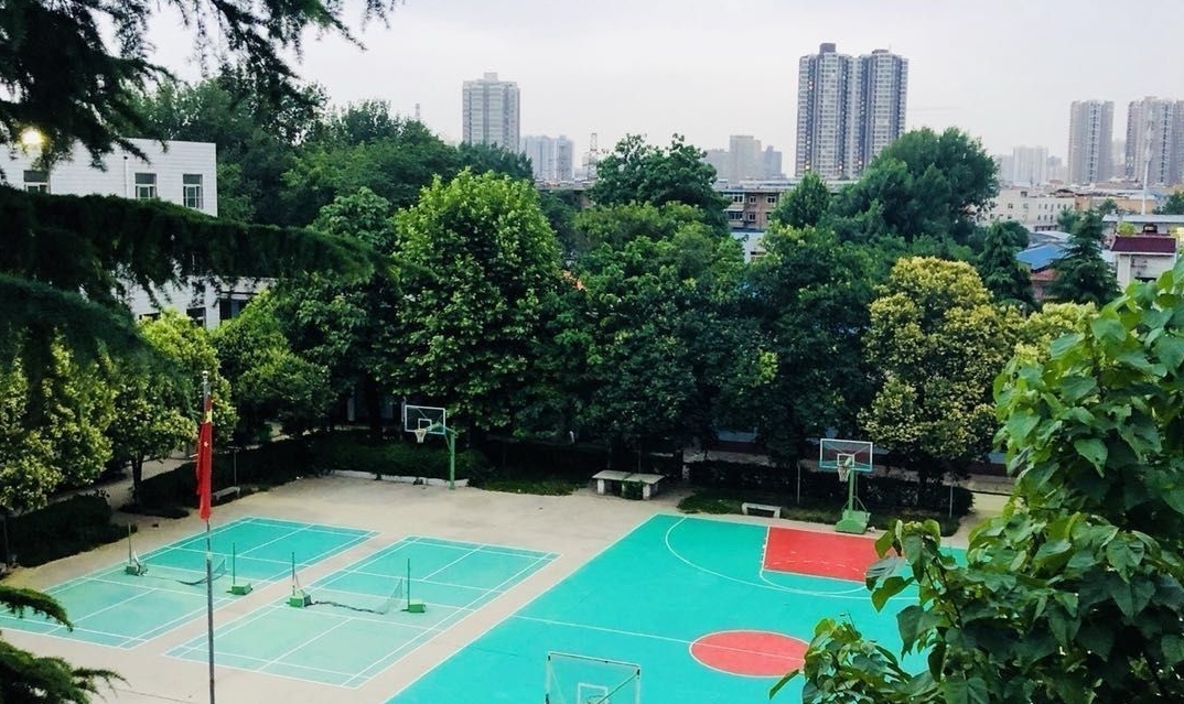 �����й��I(y��)�����W(xu��)У�ǹ����W(xu��)У�᣿