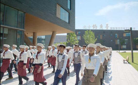 �ɶ�������W(xu��)У��ô�ӣ�