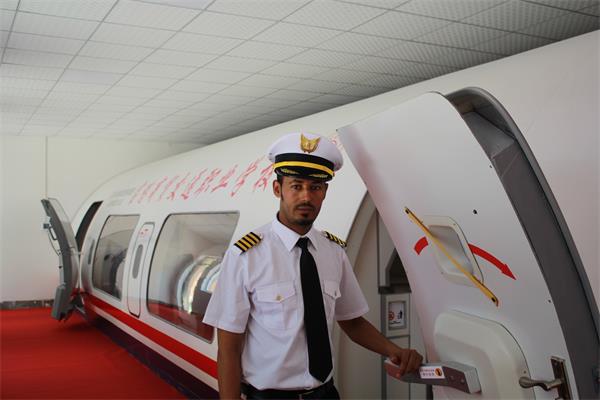 ���u���Q(m��o)��ͨ�W(xu��)У������(ji��n)��