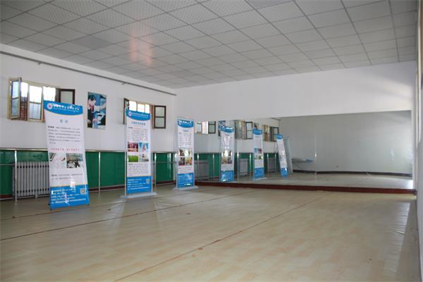 ���u���Q(m��o)��ͨ�W(xu��)У������(ji��n)��