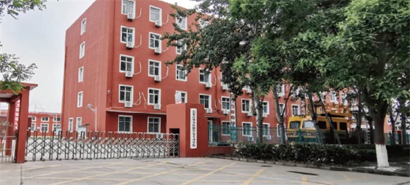 ʯ���f�A���F·�еȌ�(zhu��n)�I(y��)�W(xu��)У�Ѓ�(y��u)�����߆���