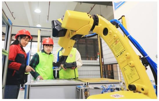 �V���Ƽ����Q(m��o)�߼������WУ��������