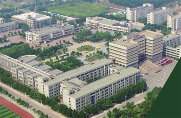 �����W(xu��)У��ǰ;������ɽ���k���W(xu��)У����Щ��