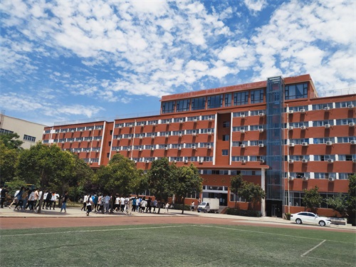 ���(y��ng)�W���W(xu��)У���в���ô���� 