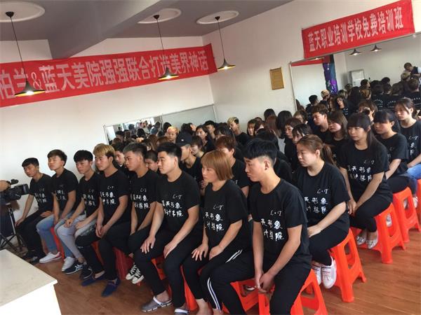 �����{(l��n)���������l(f��)�W(xu��)У���٤�B(y��ng)�����I(y��)��ô���� 